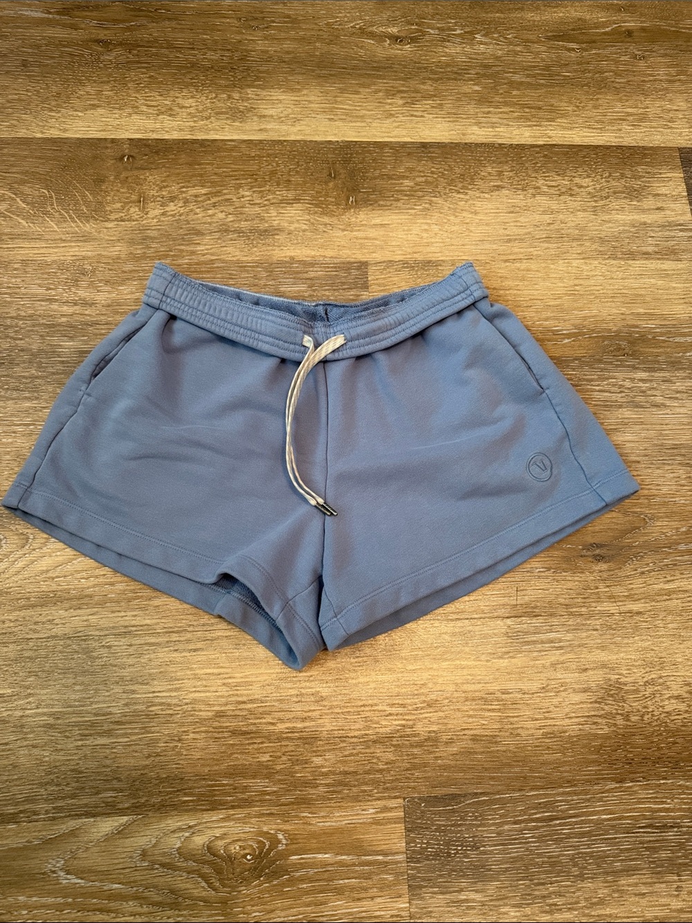 Vuori Sedona Short in Dusty Blue - Picture 4 of 5